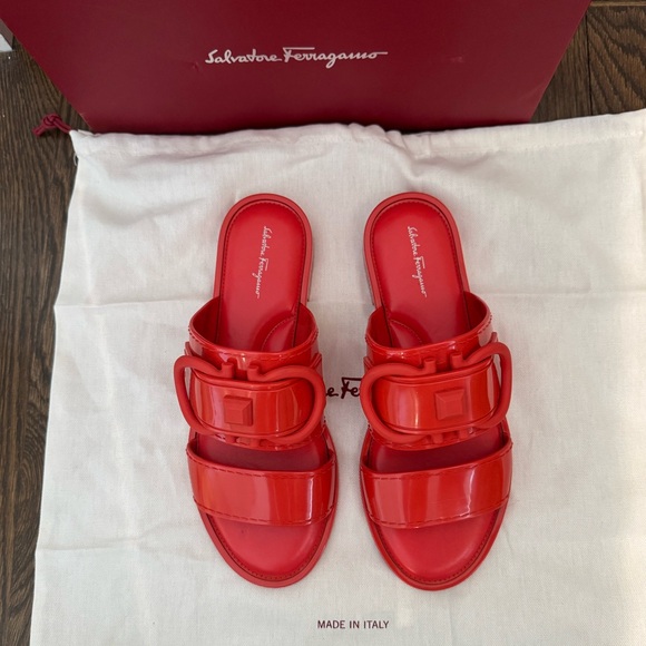 Salvatore Ferragamo slide rubber sandals - Picture 3 of 7
